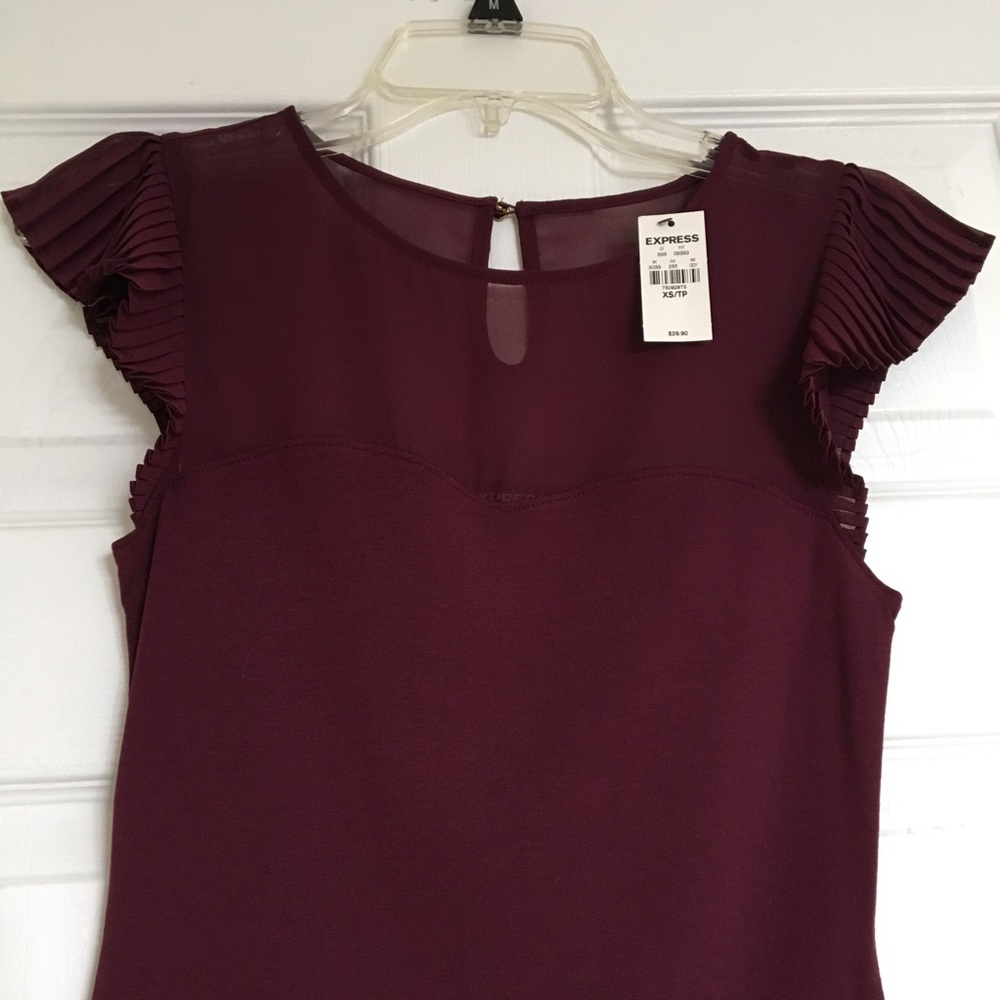 NWT EXPRESS MAROON TEE XS